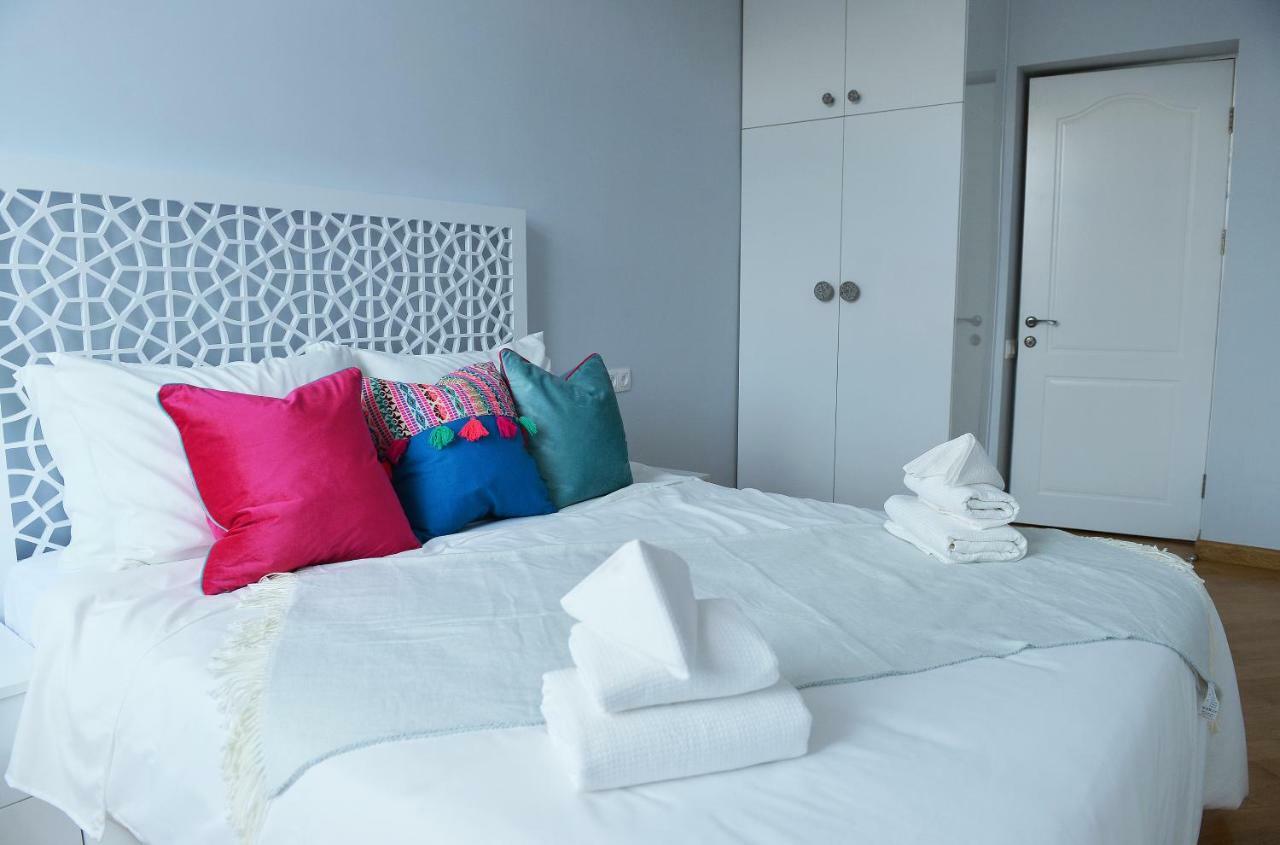 Spacious Modern 2 Bedrooms In Apartment *